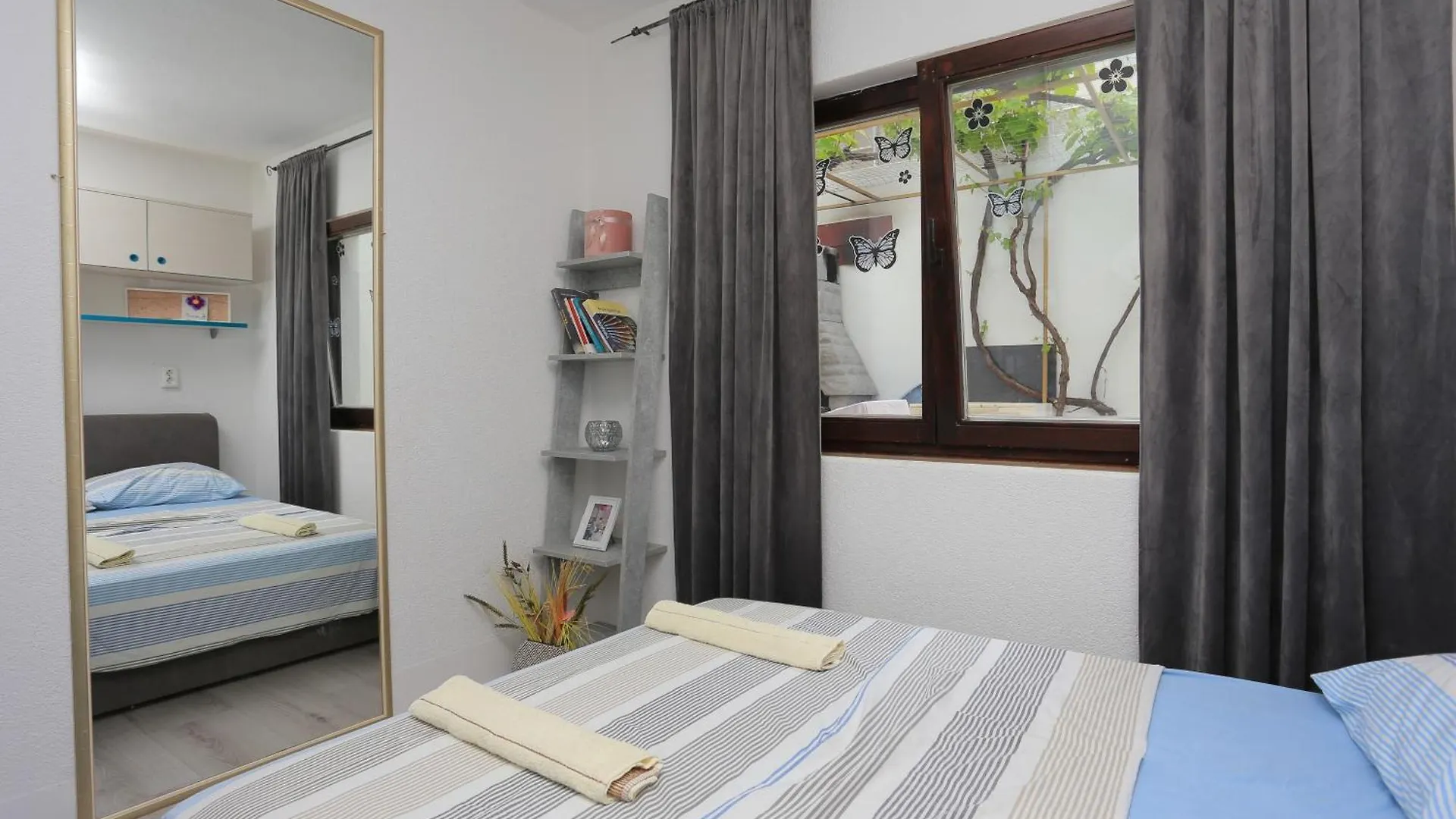Apartments With A Parking Space Mastrinka, Ciovo - 4324 Trogir