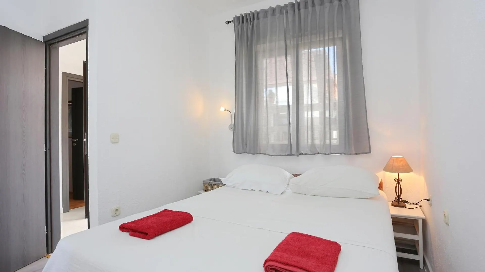 Apartments With A Parking Space Mastrinka, Ciovo - 4324 Trogir
